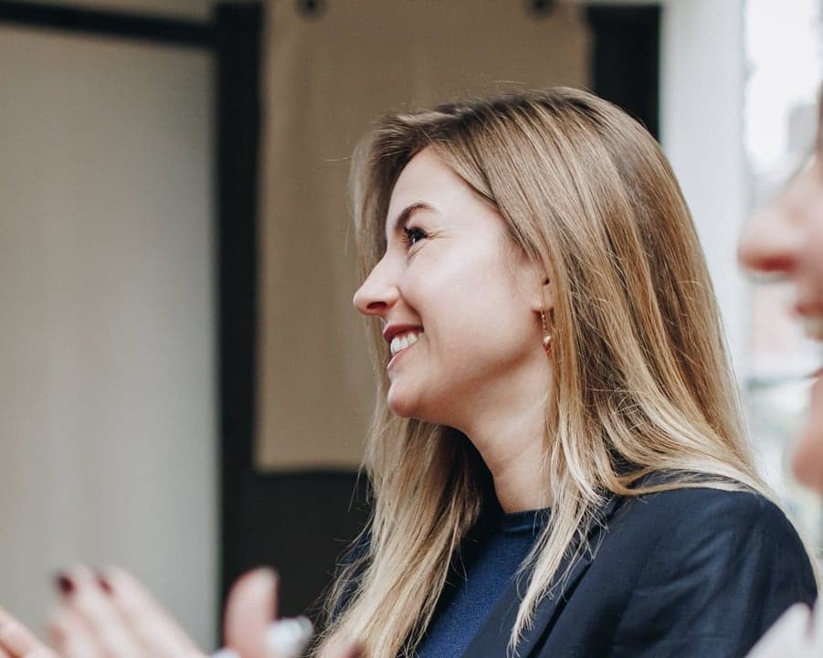Deelnemers in gesprek tijdens een presentatietraining van Pitch Academy